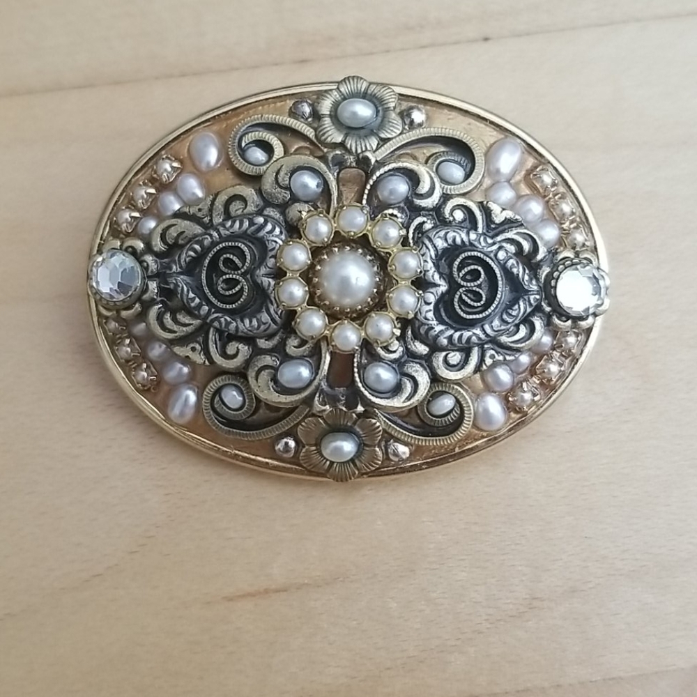 Vintage Oval Broach or Pin